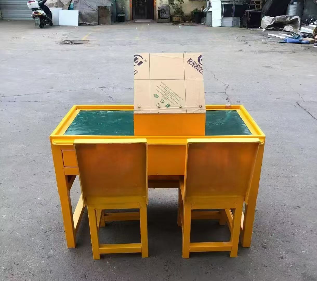 吉州防静电导通桌井下煤矿火工品发放桌：危险品流转的安全守护者